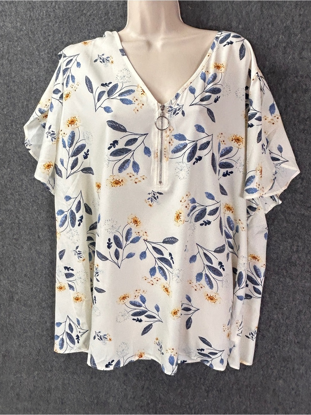 BloomChic Blouse Womens 22-24 Plus White Floral V-Neck Flutter Sleeve Zip Top